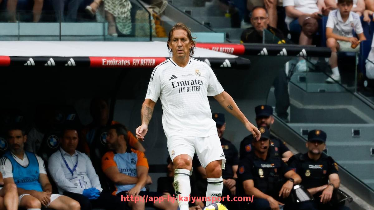 开云体育官网app下载-法甲巴黎球衣销量:巴黎圣日耳曼球衣的全球销量与市场需求